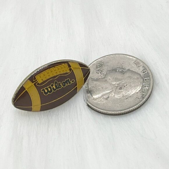 🔮 5/$25 Vintage Wilson Football‎ Pin - Picture 2 of 2